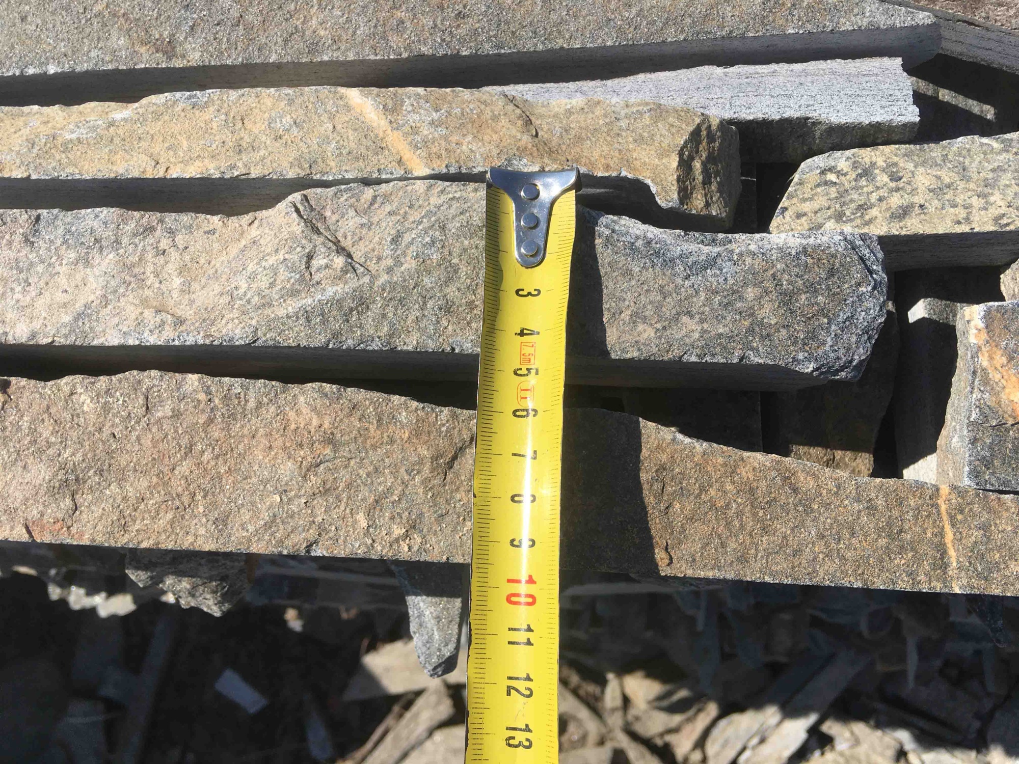 Горбушка златолит мультиколор для облицовки купить в Чебаркуле