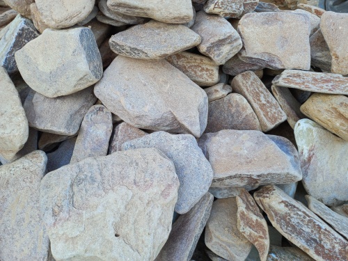 Златолит жёлтый, жёлто-зелёный глыбки и валуны для ланшафтного дизайна купить в Чебаркуле