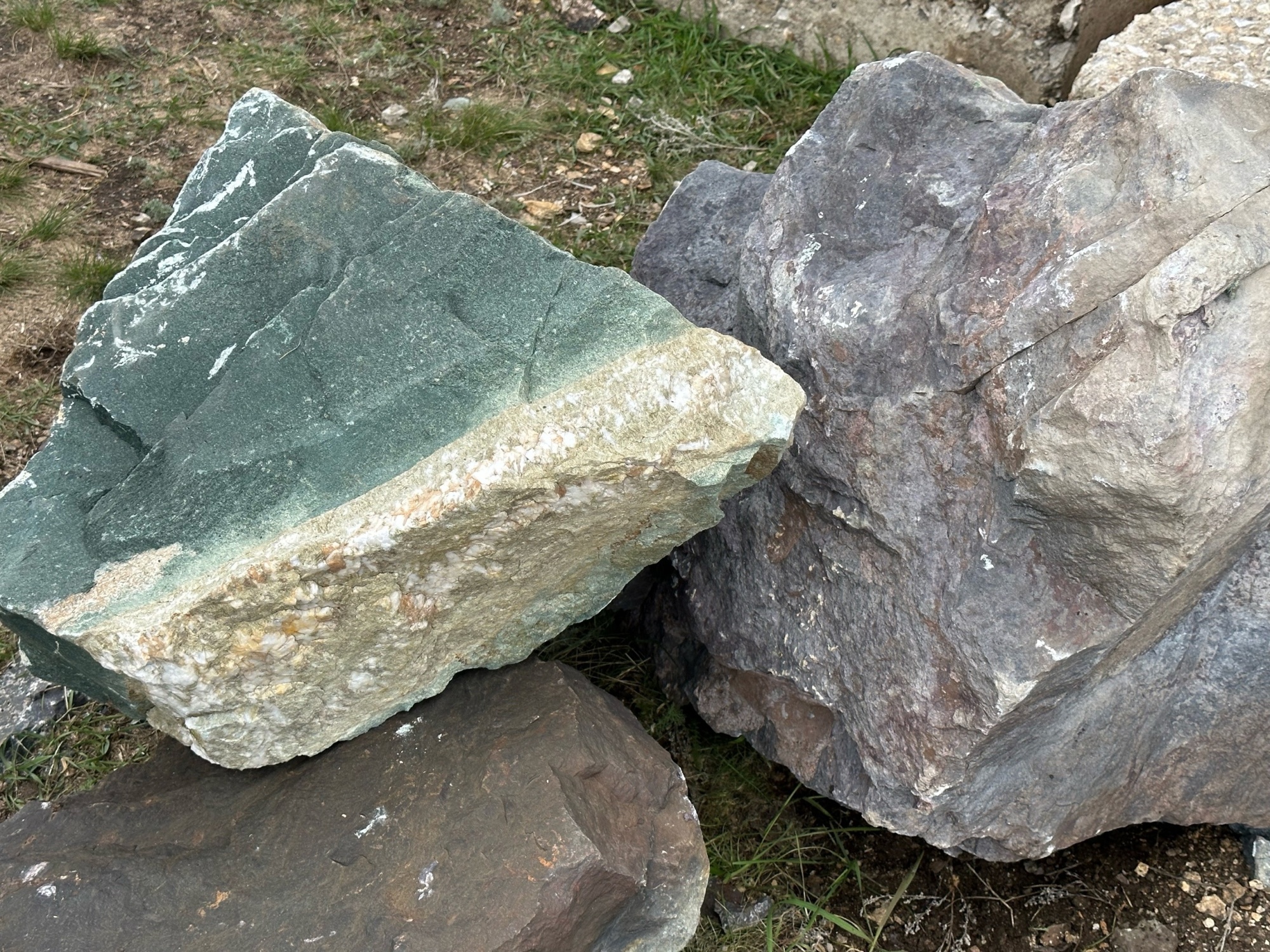 Камни для ландшафтного дизайна зелёные 10-60 килограмм купить в Чебаркуле