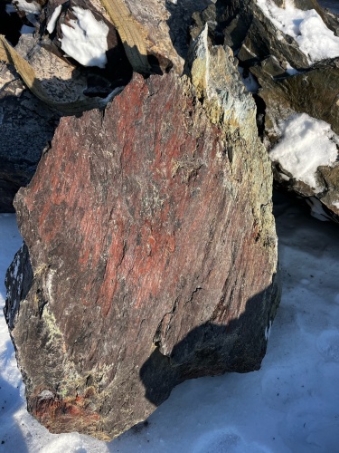 Ландшафтные глыбы красно-фиолетовые 200-1000 килограмм купить в Чебаркуле