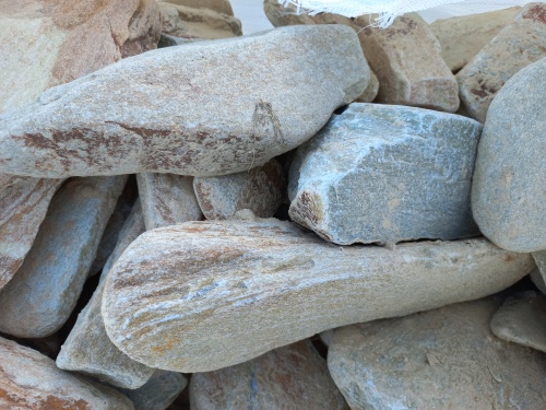 Златолит жёлтый, жёлто-зелёный глыбки и валуны для ланшафтного дизайна купить в Чебаркуле