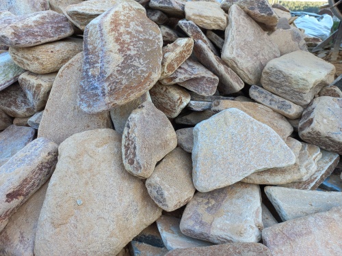 Златолит жёлтый, жёлто-зелёный глыбки и валуны для ланшафтного дизайна купить в Чебаркуле