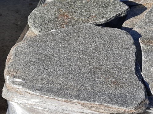 Златолит серебристый галтованный для лестниц купить в Чебаркуле