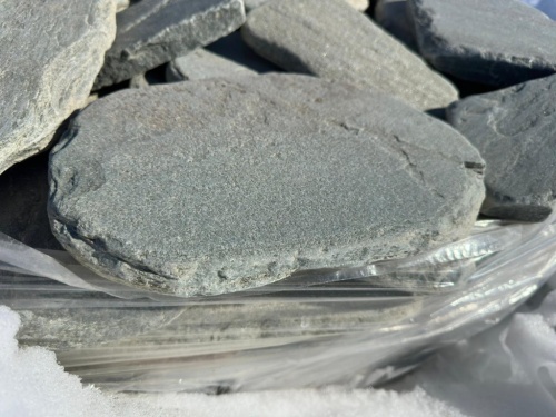 Плитняк златолит зелёный галтованный для мощения на бетон купить в Чебаркуле