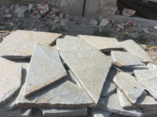 Златолит серебристый галтованный для лестниц купить в Чебаркуле